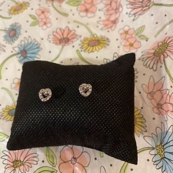 🎀 Swarovski Attract Stud Pierced  heart ❤️ Shape fashion Earrings - Picture 10 of 12